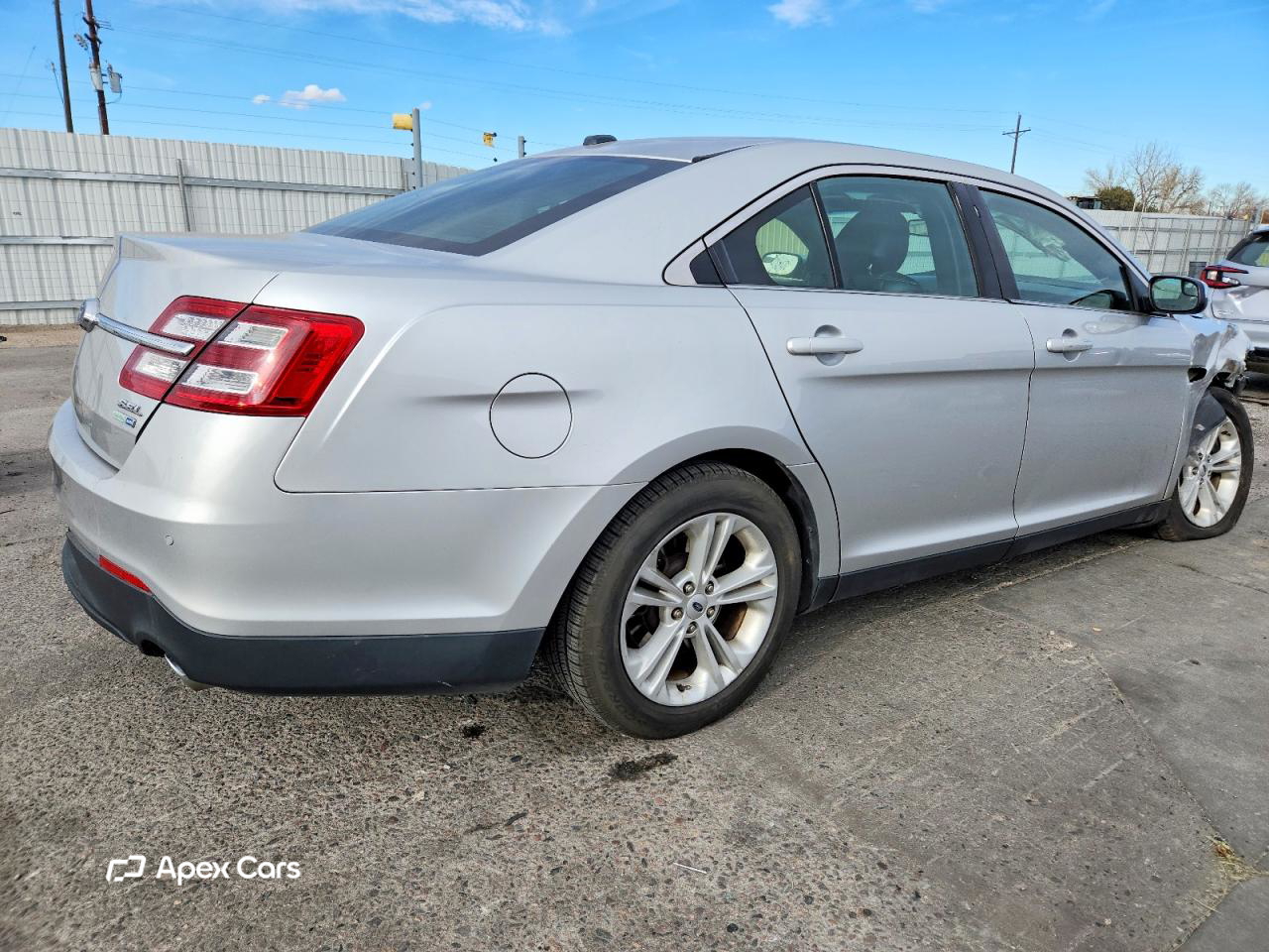 Ford Taurus 2016