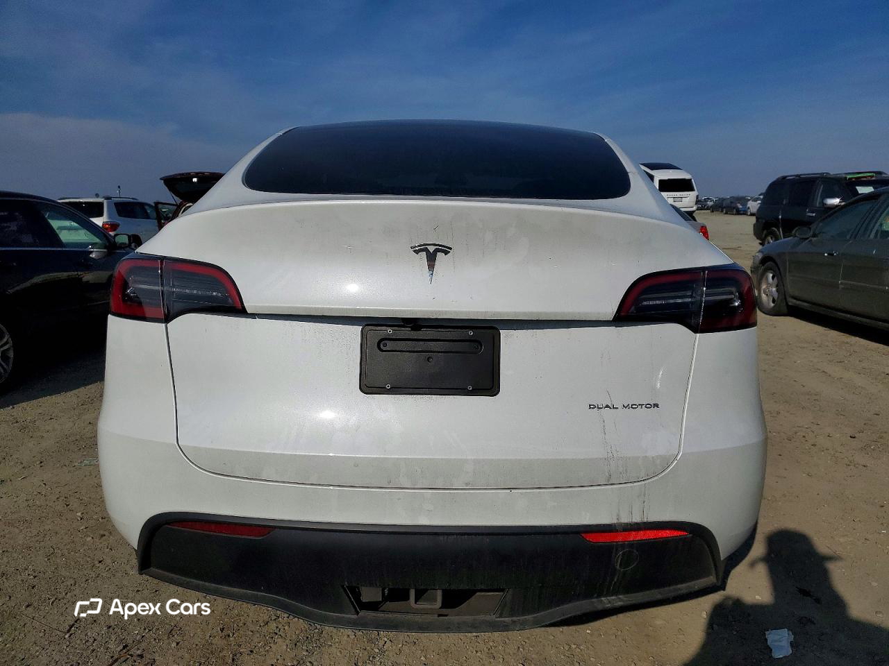 Tesla Model Y 2025