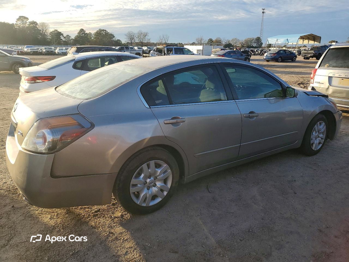 Nissan Altima 2012