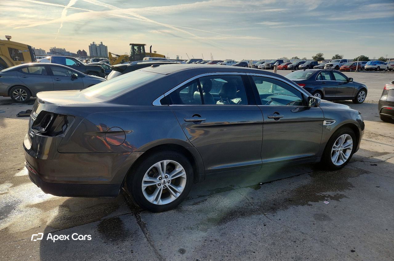 Ford Taurus 2015