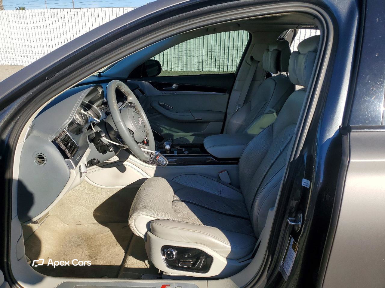 Audi S8 2013