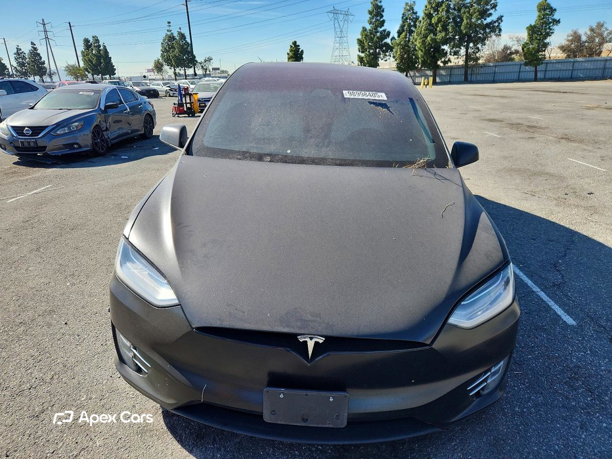 Tesla Model X 2019