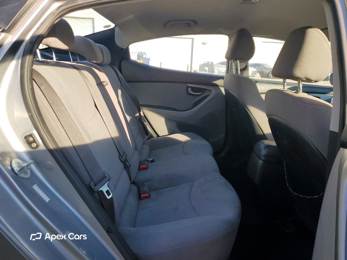 Hyundai Elantra 2016