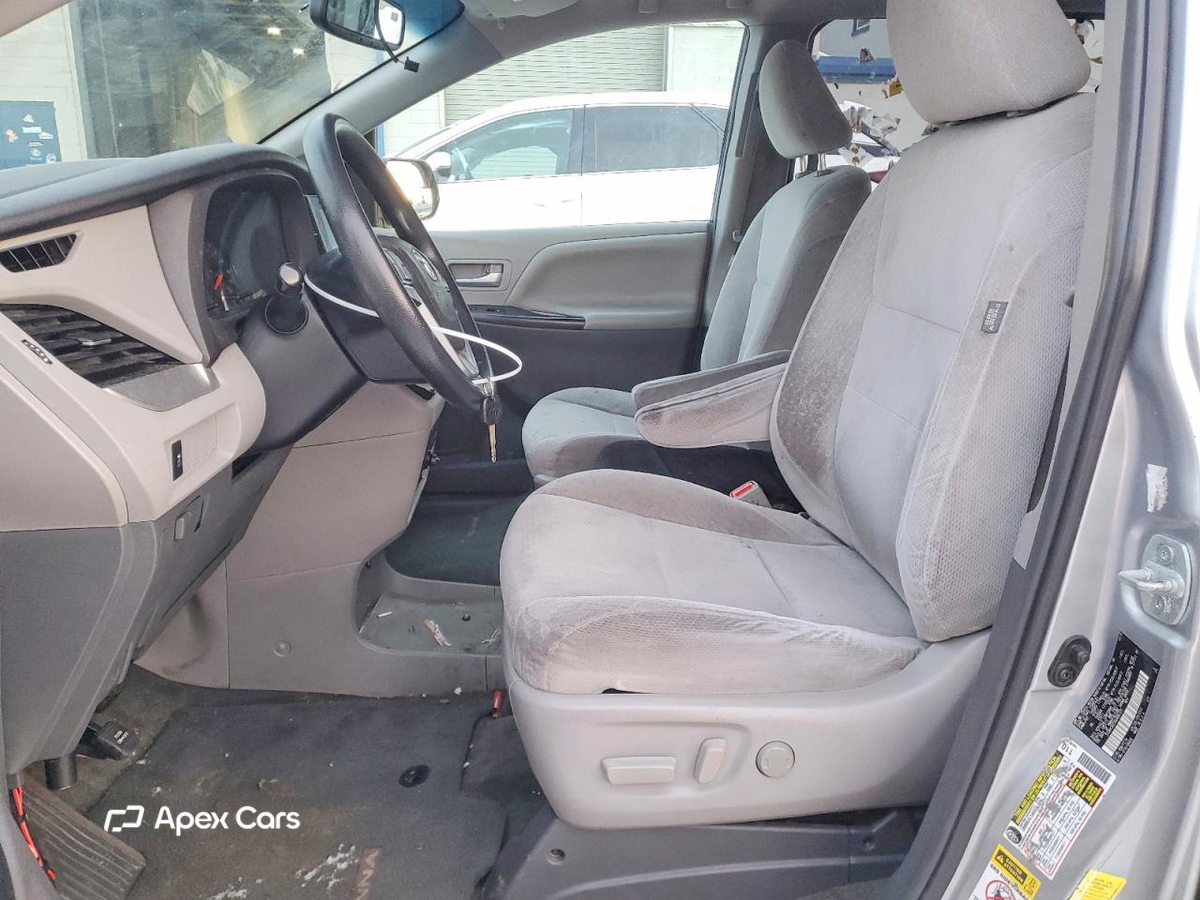Toyota Sienna 2016