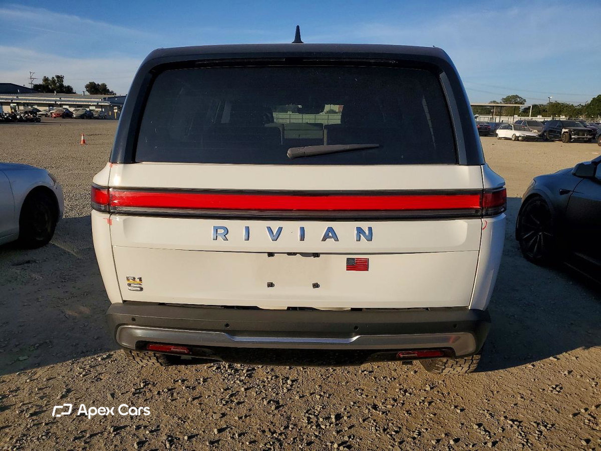Rivian R1S 2023