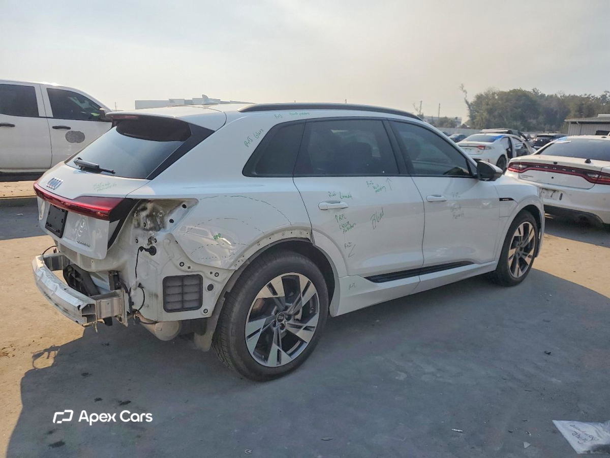 Audi e-tron 2022