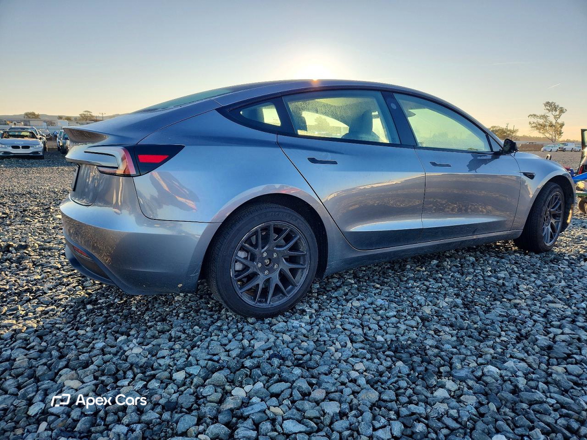 Tesla Model 3 2025
