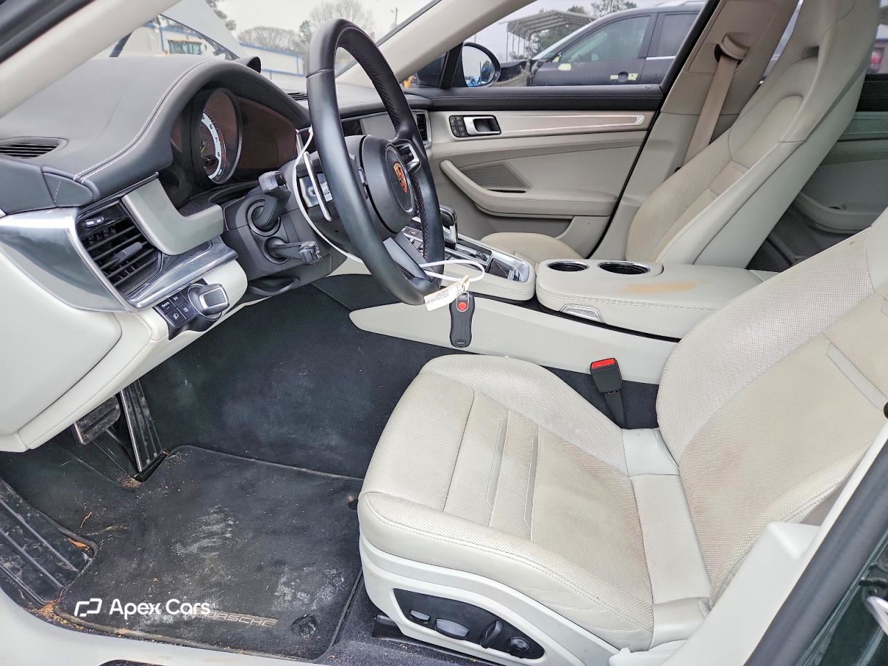 Porsche Panamera 2023