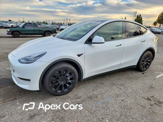 Tesla Model Y 2022 - Image 1 of 13