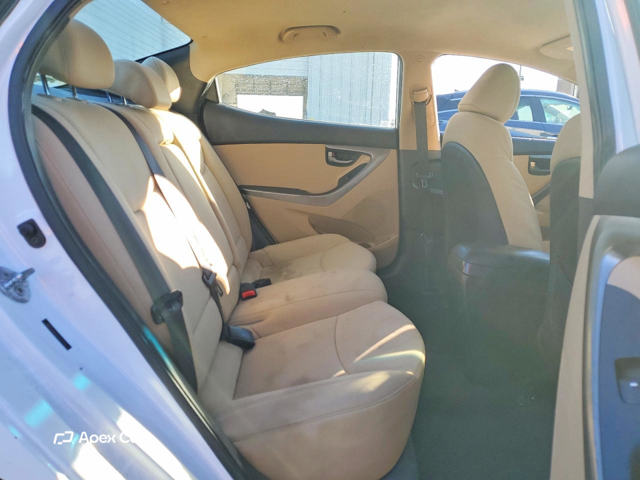 Hyundai Elantra 2012
