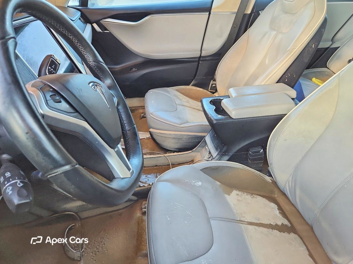 Tesla Model S 2013