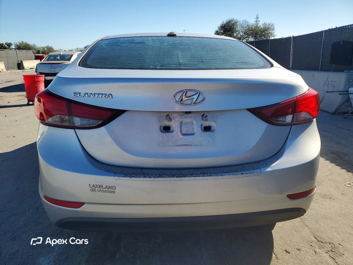 Hyundai Elantra 2016