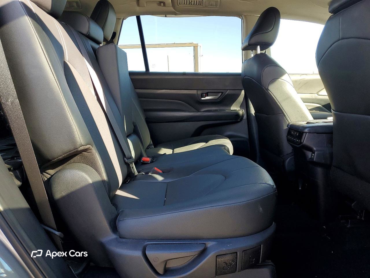 Toyota Highlander 2025