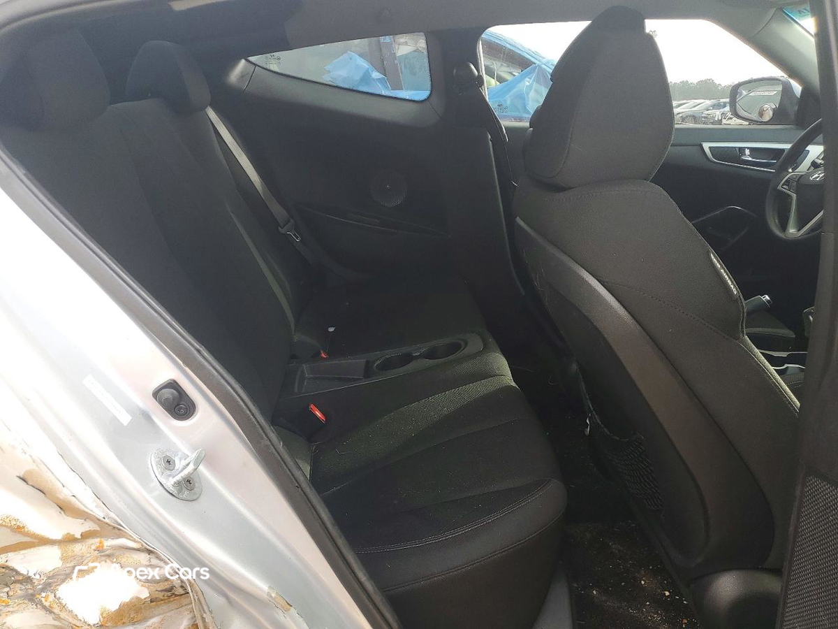 Hyundai Veloster 2013