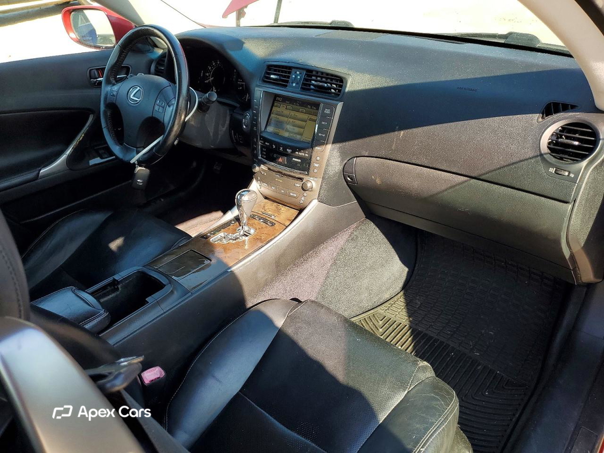 Lexus IS 2010