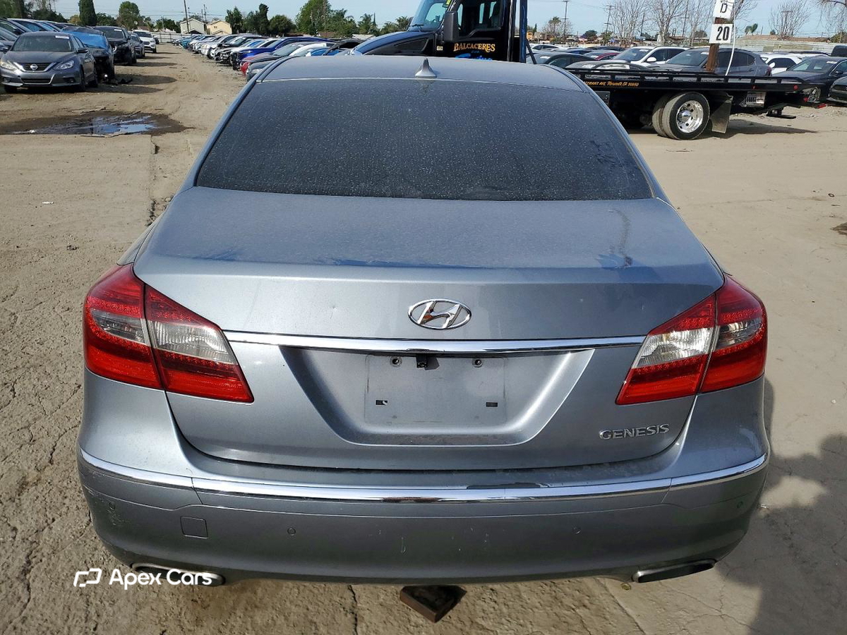 Hyundai Genesis 2013