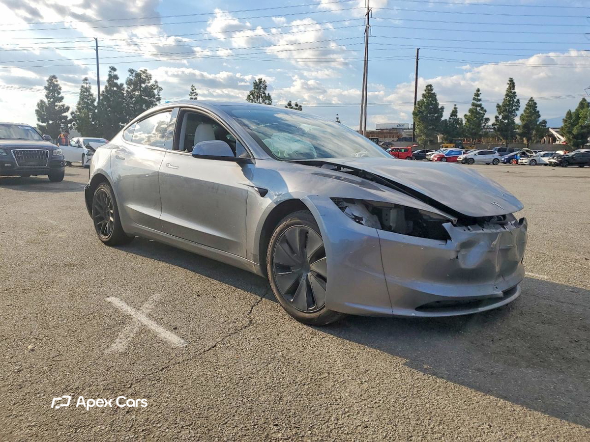 Tesla Model 3 2024