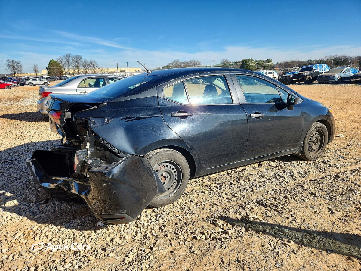 Nissan Versa 2021
