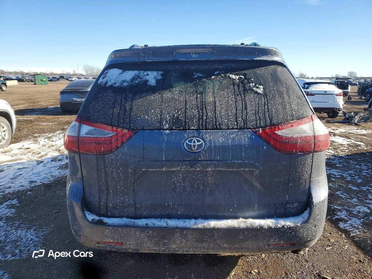 Toyota Sienna 2015