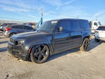 Land Rover Defender 2024