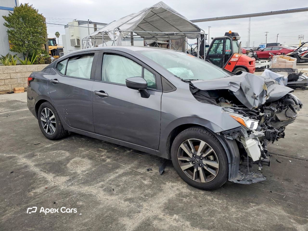 Nissan Versa 2021