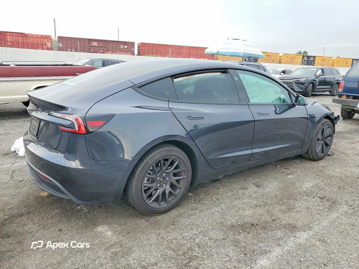 Tesla Model 3 2024