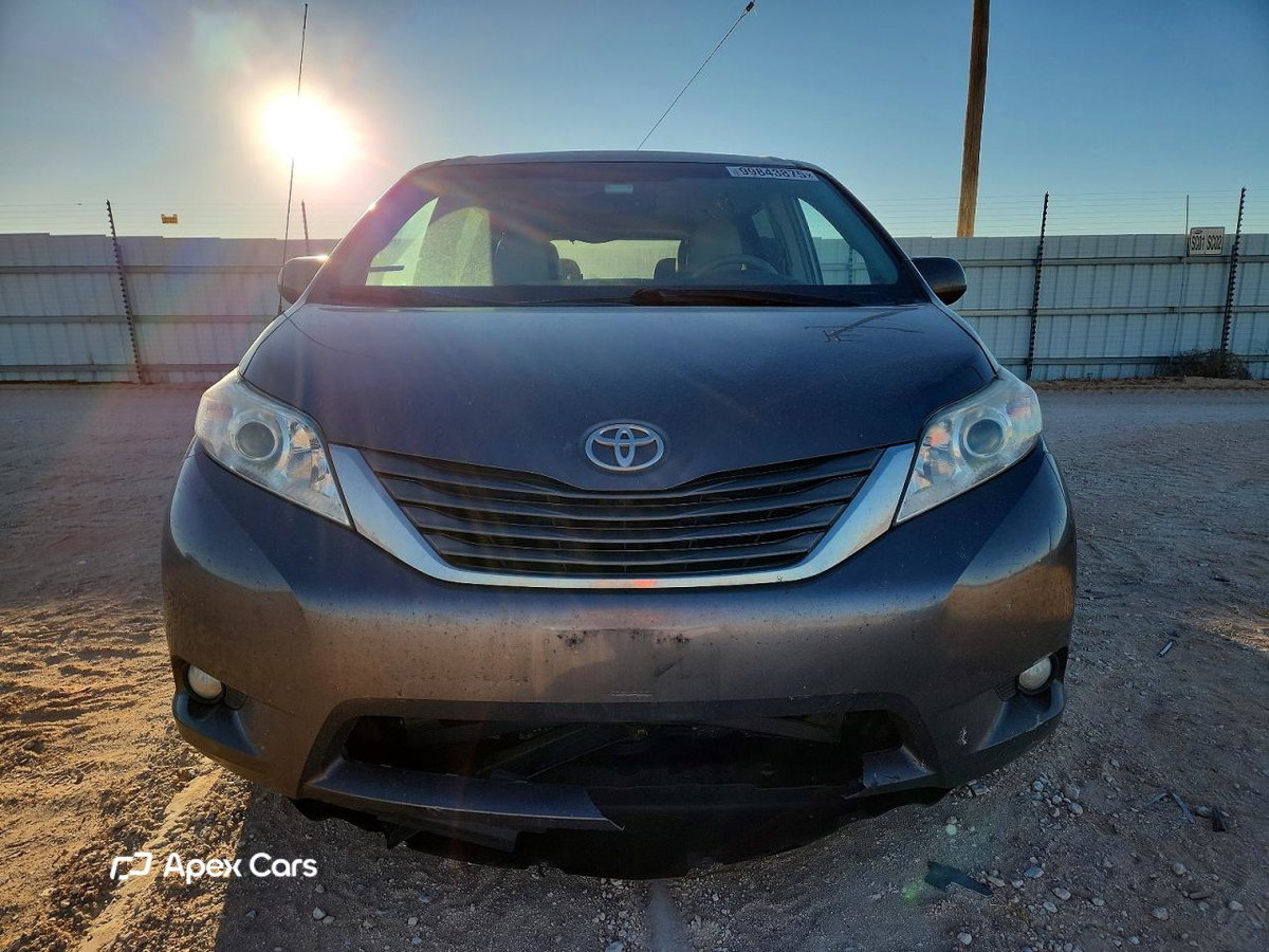 Toyota Sienna 2014