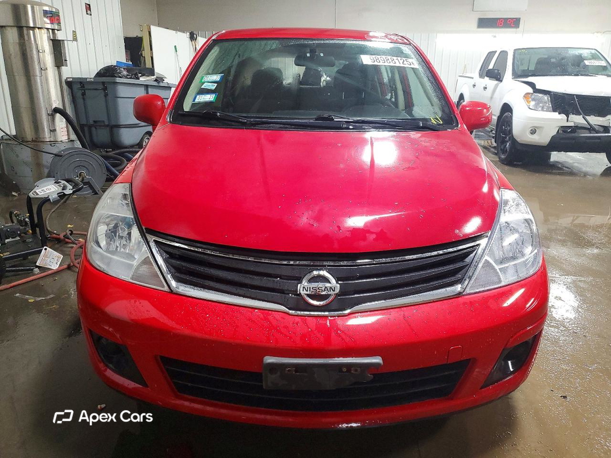 Nissan Versa 2011