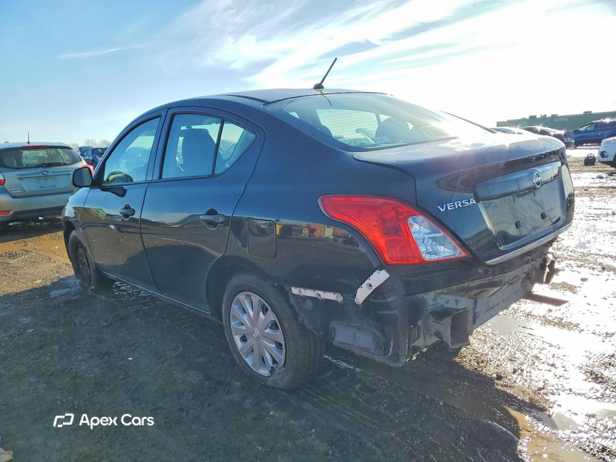 Nissan Versa 2015