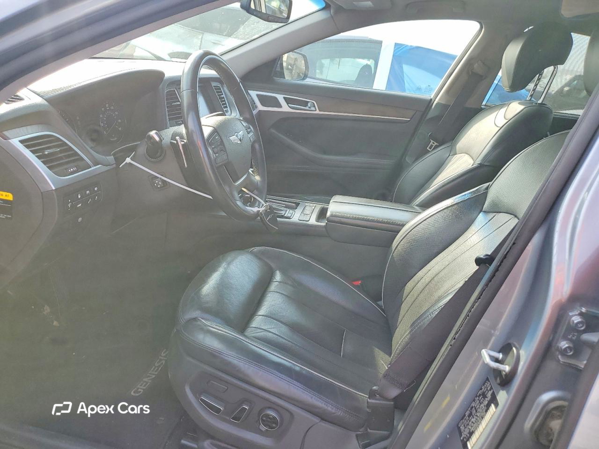 Hyundai Genesis 2015