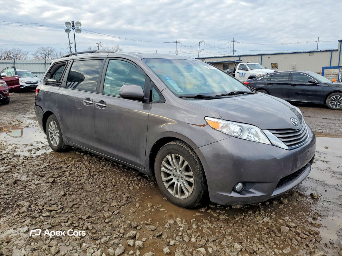 Toyota Sienna 2011