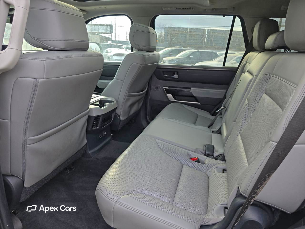 Toyota Sequoia 2023