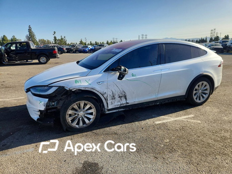 Tesla Model X 2016 - Image 1 of 13