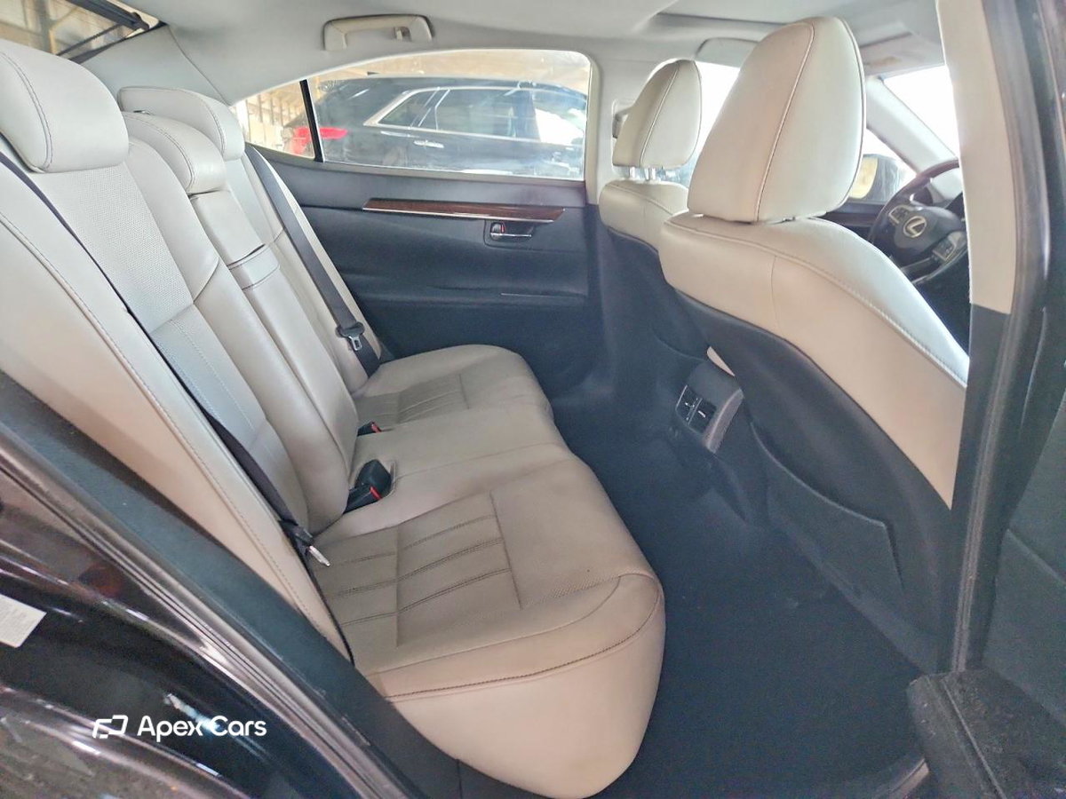 Lexus ES 2017