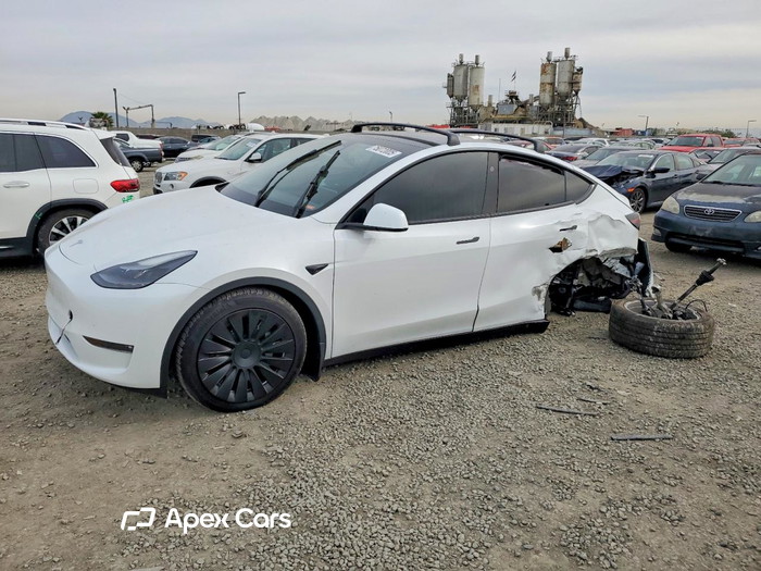 2023 Tesla Model Y - Image 1 of 5