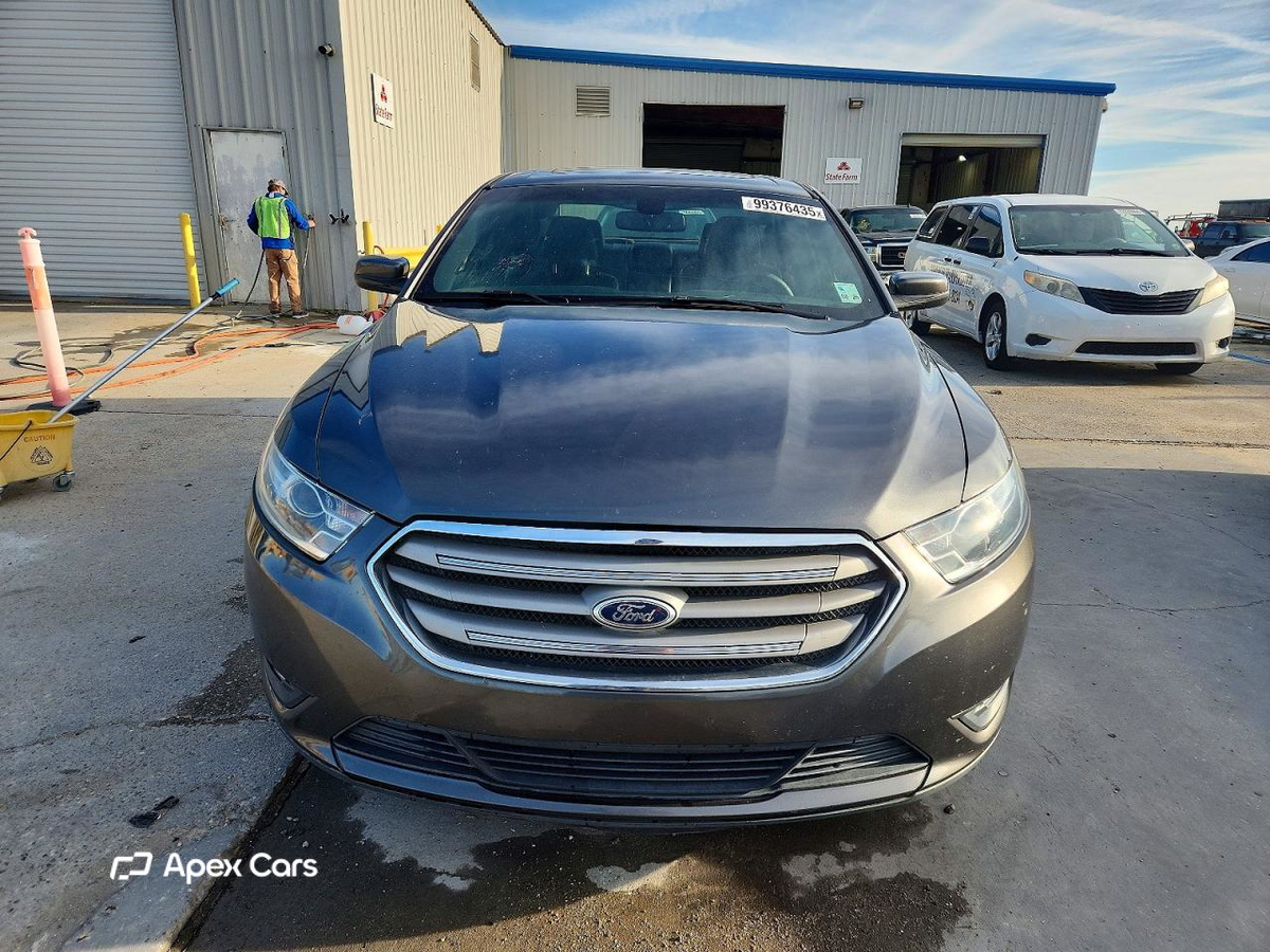 Ford Taurus 2015