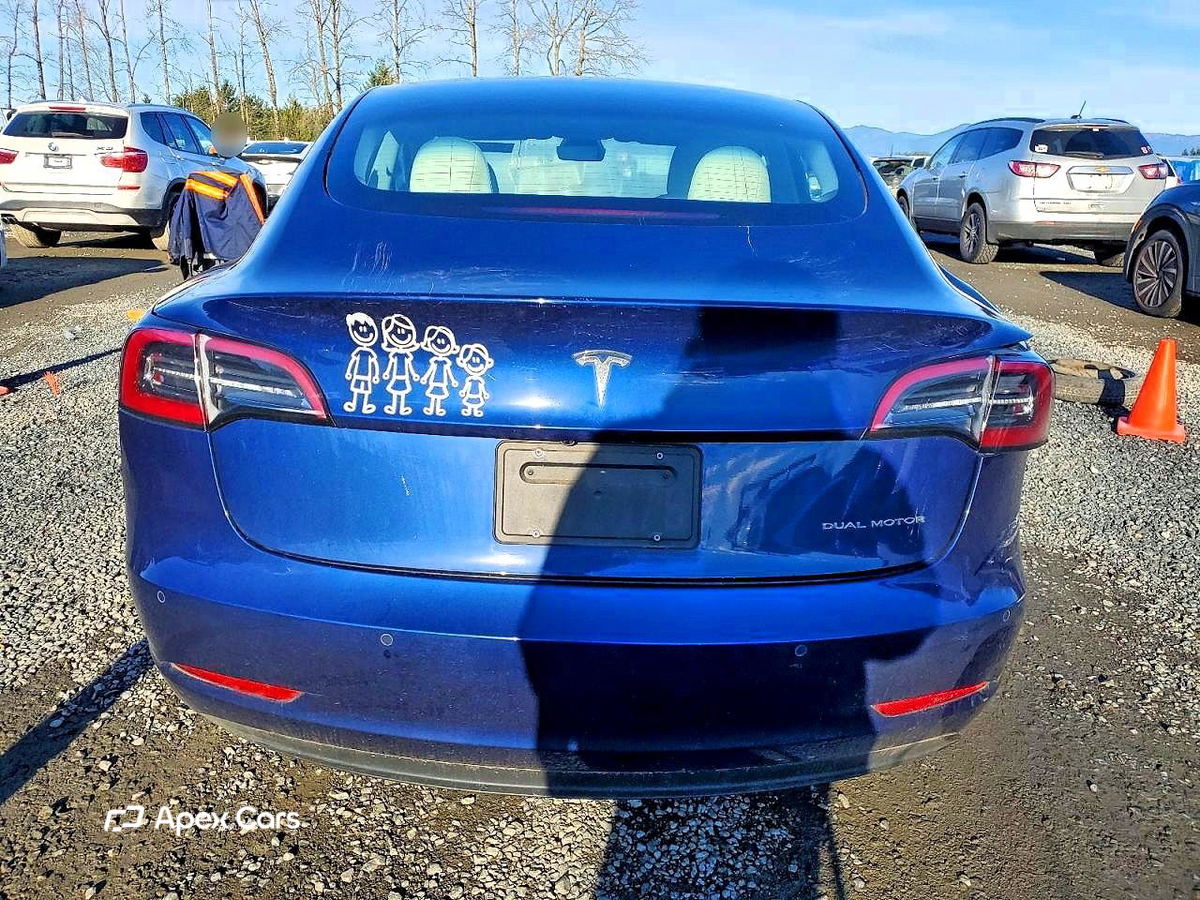 Tesla Model 3 2022