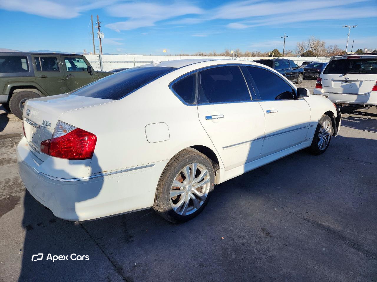 Infiniti M 2010
