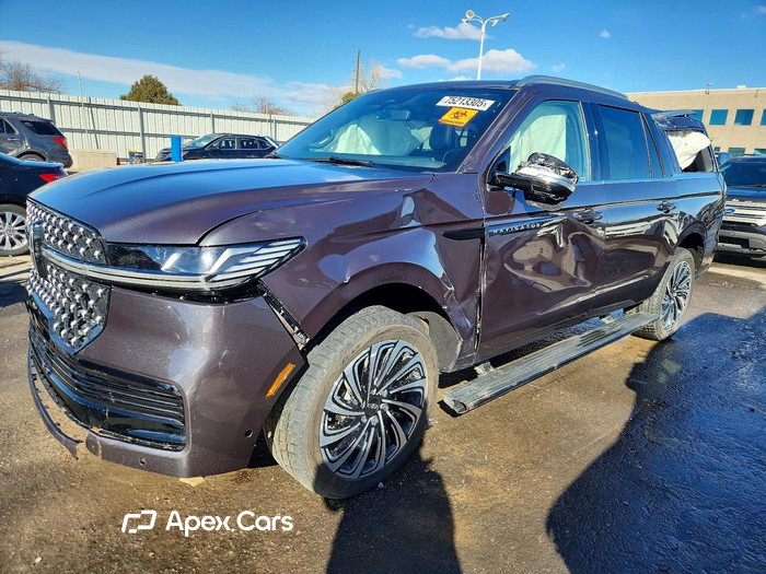 2025 Lincoln Navigator - Image 1 of 5