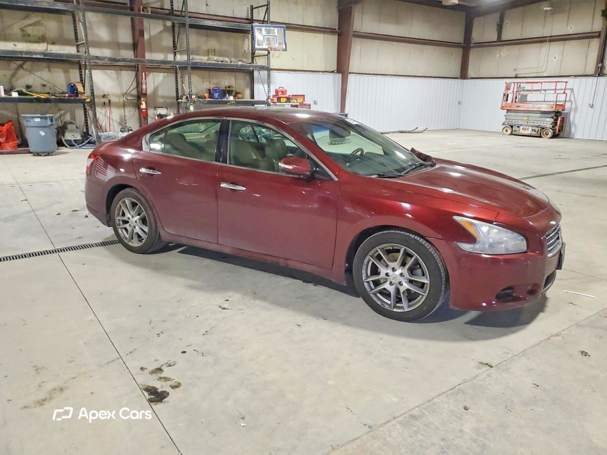 Nissan Maxima 2010