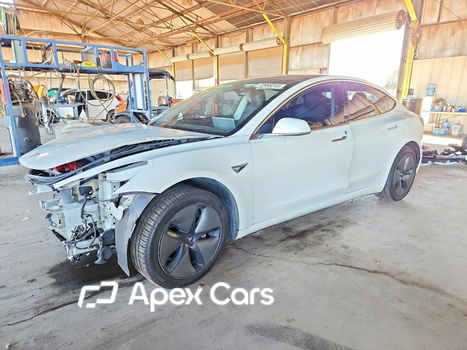 Tesla Model 3 2020 - Image 1 of 14
