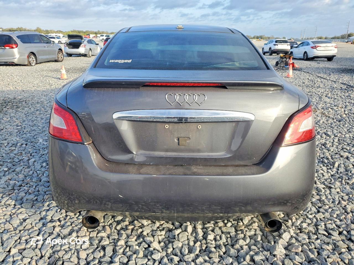 Nissan Maxima 2011