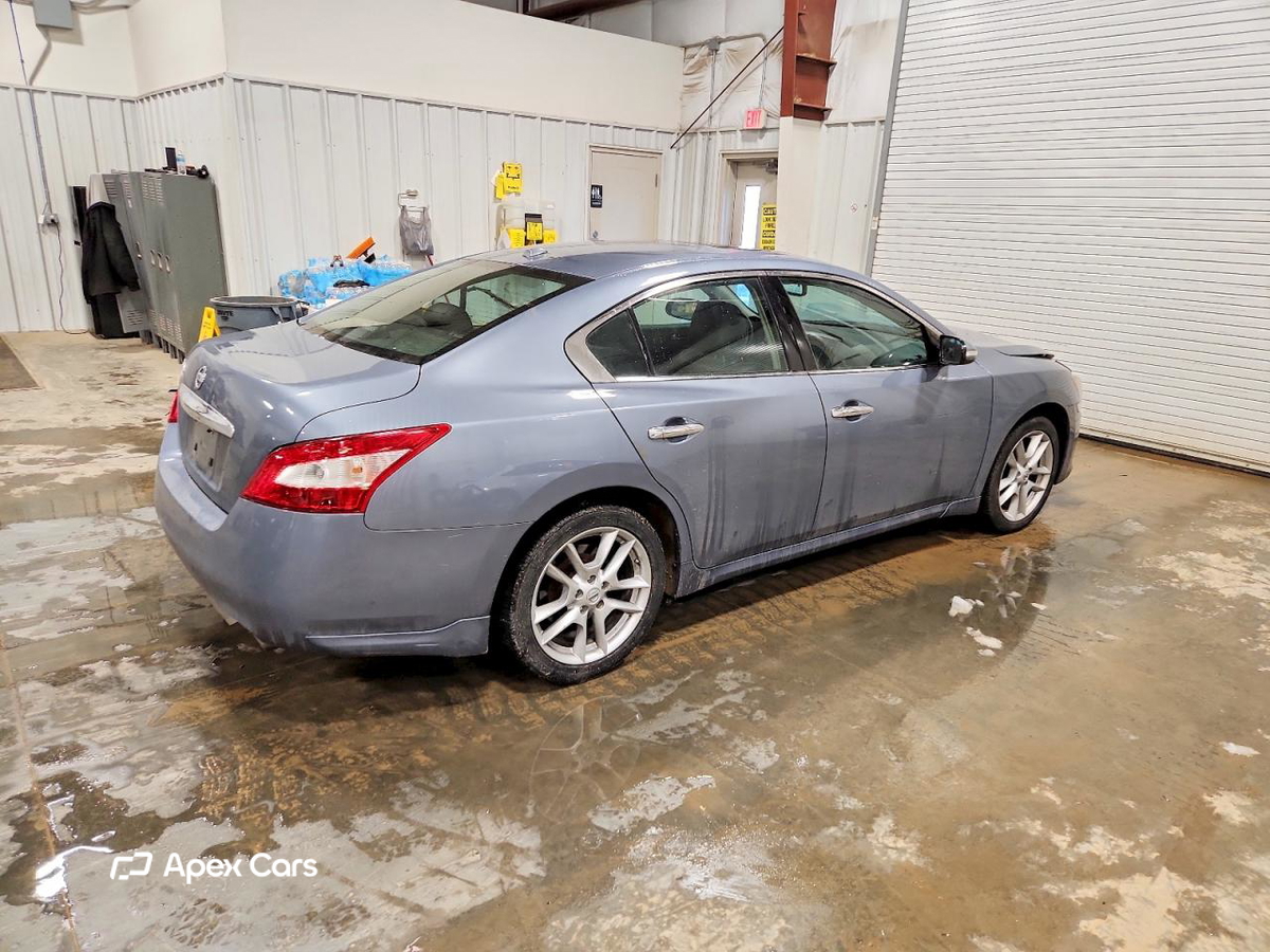 Nissan Maxima 2011