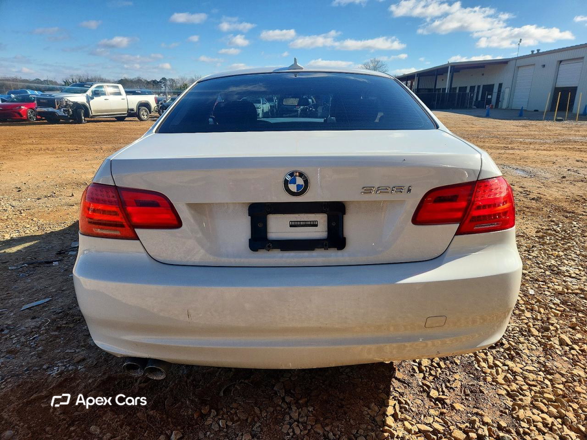 BMW Series 3 2011