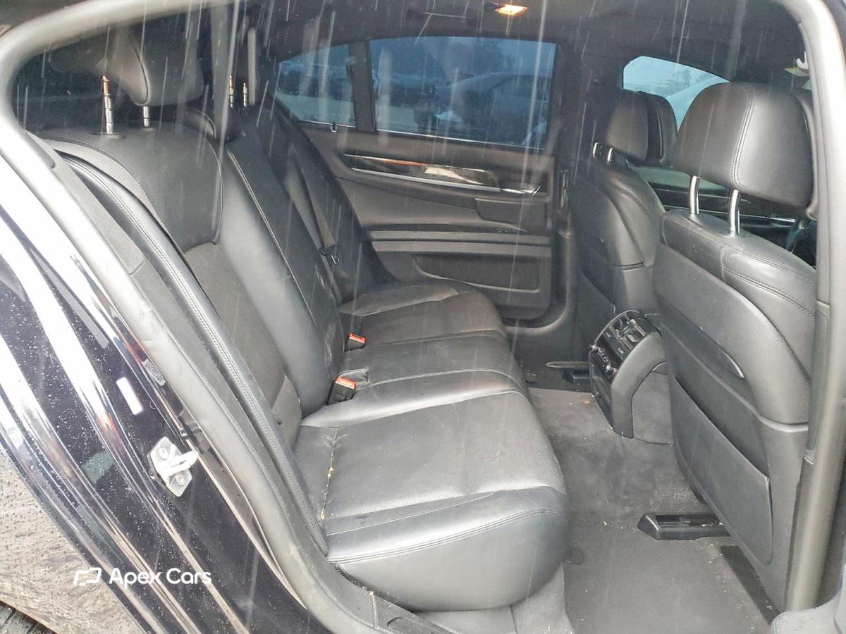 BMW Series 7 2015