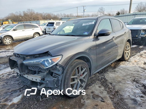 Alfa Romeo Stelvio 2018 - Image 1 of 13