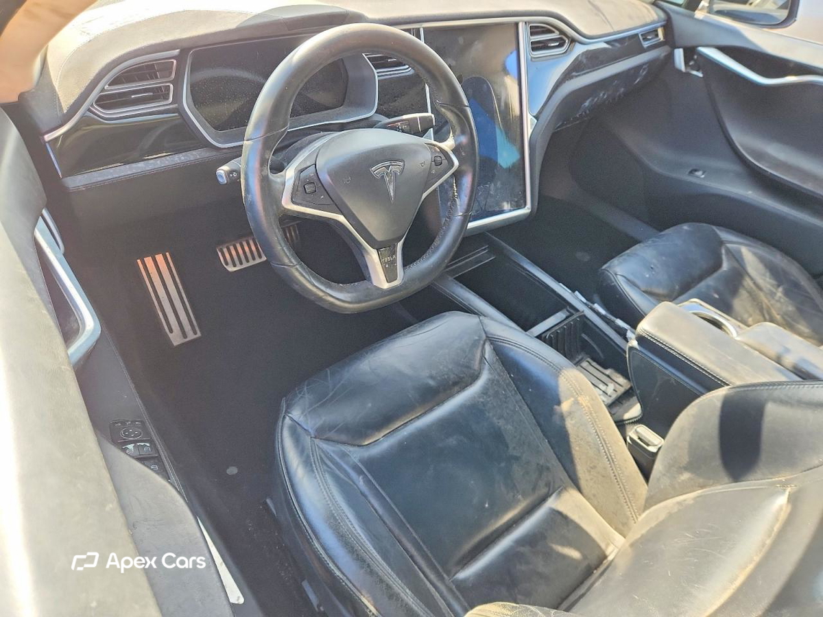 Tesla Model S 2015