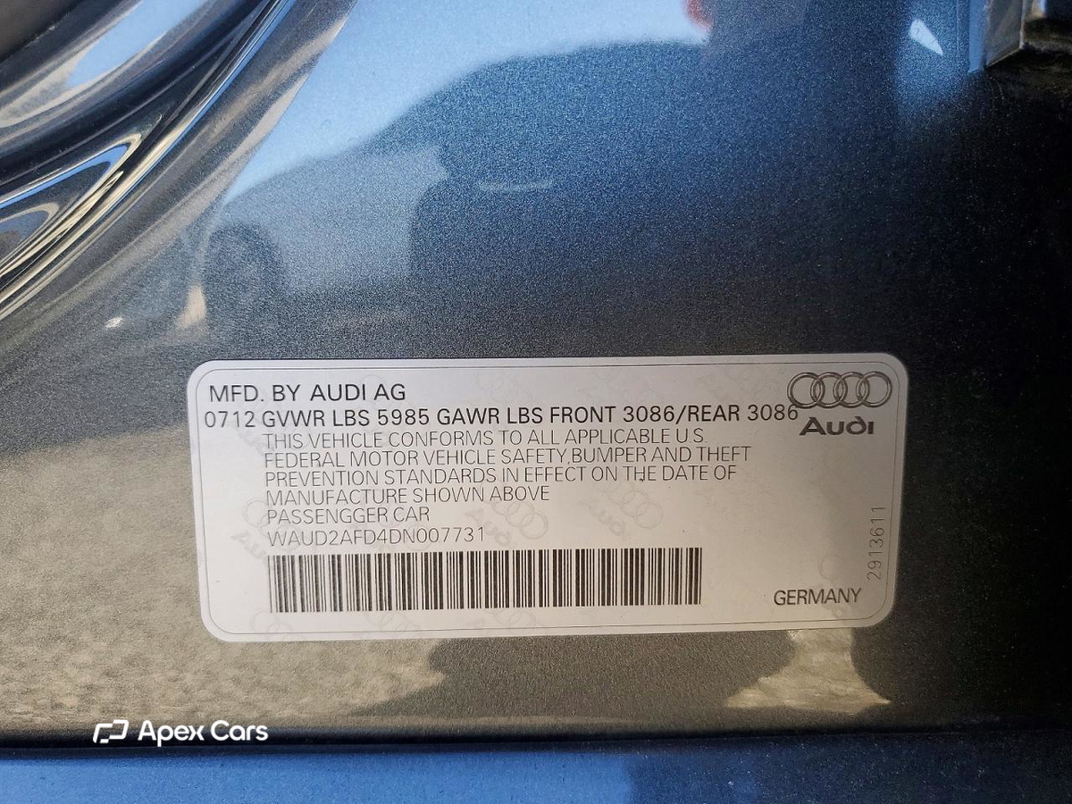 Audi S8 2013