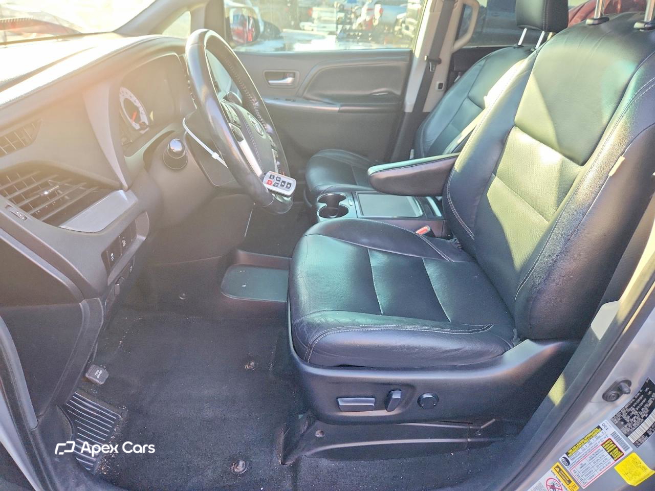 Toyota Sienna 2016