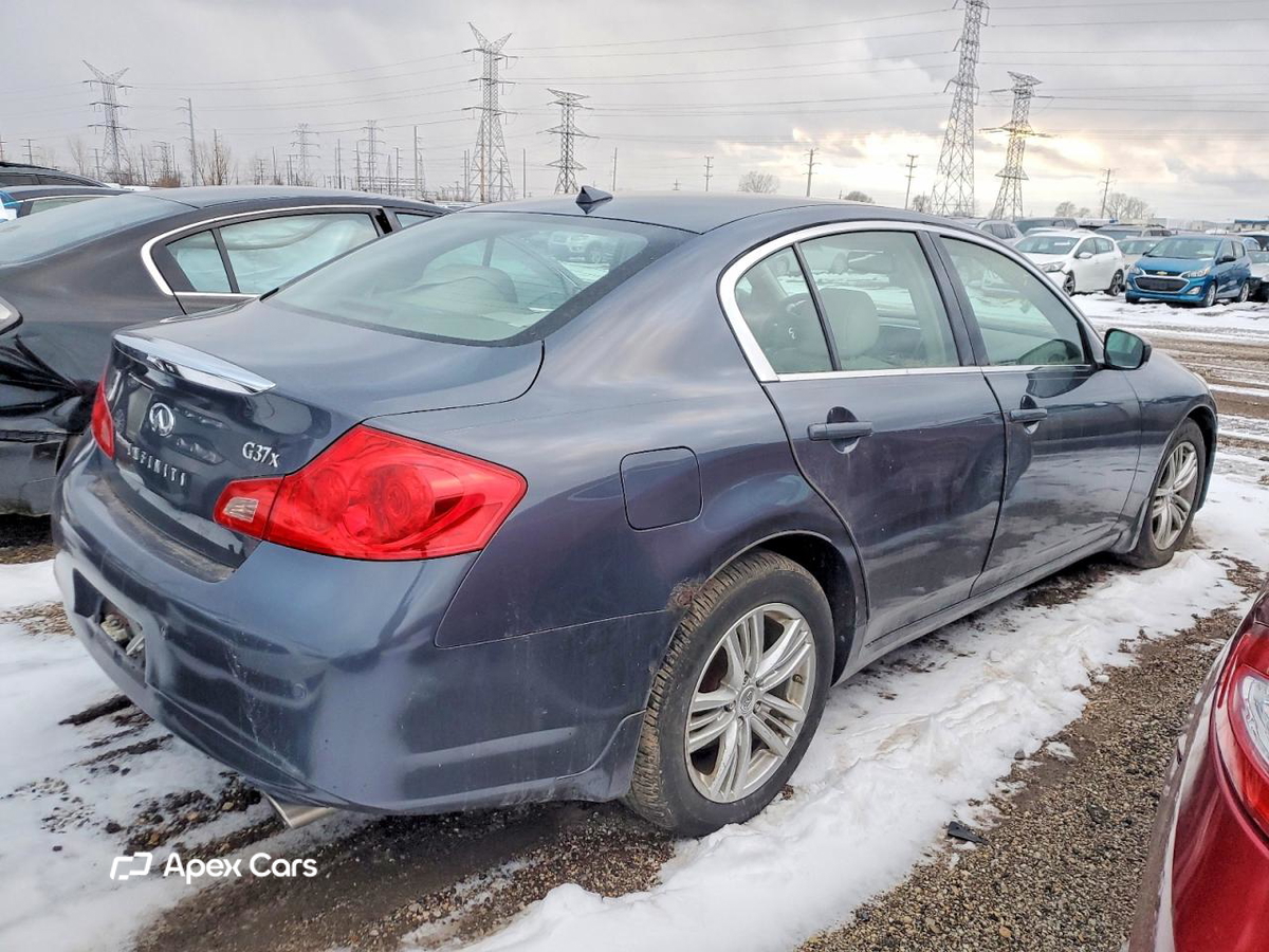 Infiniti G 2010